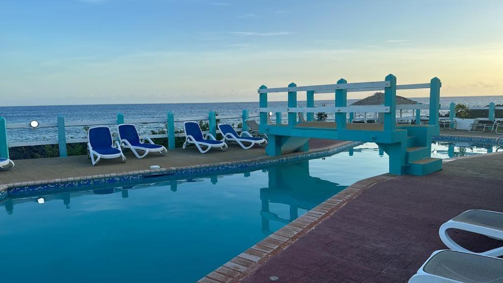 Seagrape Plantation Resort & Dive Center West End Buitenkant foto