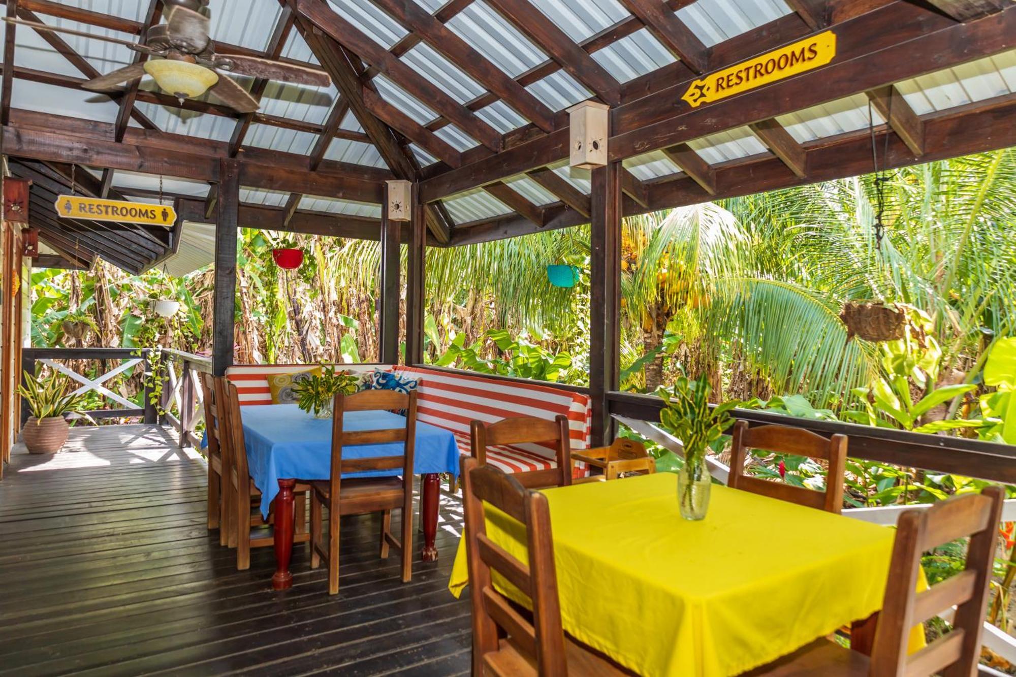 Seagrape Plantation Resort & Dive Center West End Buitenkant foto